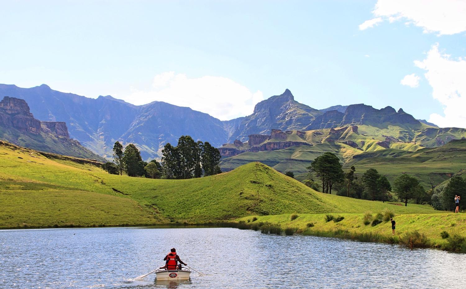 Gooderson Leisure Fairways Self Catering And Timeshare Gold Crown Drakensberg Garden