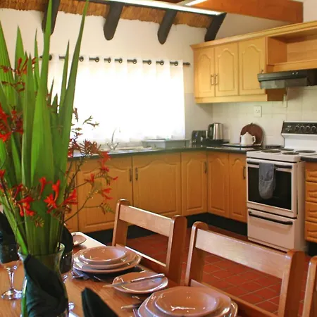 Gooderson Leisure Fairways Self Catering And Timeshare Gold Crown Resort Drakensberg Garden Exterior photo