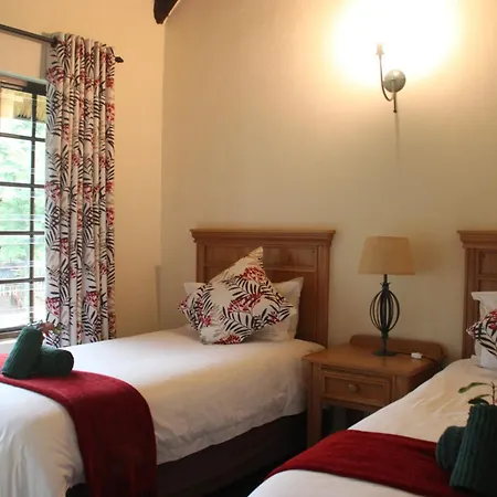 Gooderson Leisure Fairways Self Catering And Timeshare Gold Crown Resort Drakensberg Garden Exterior photo