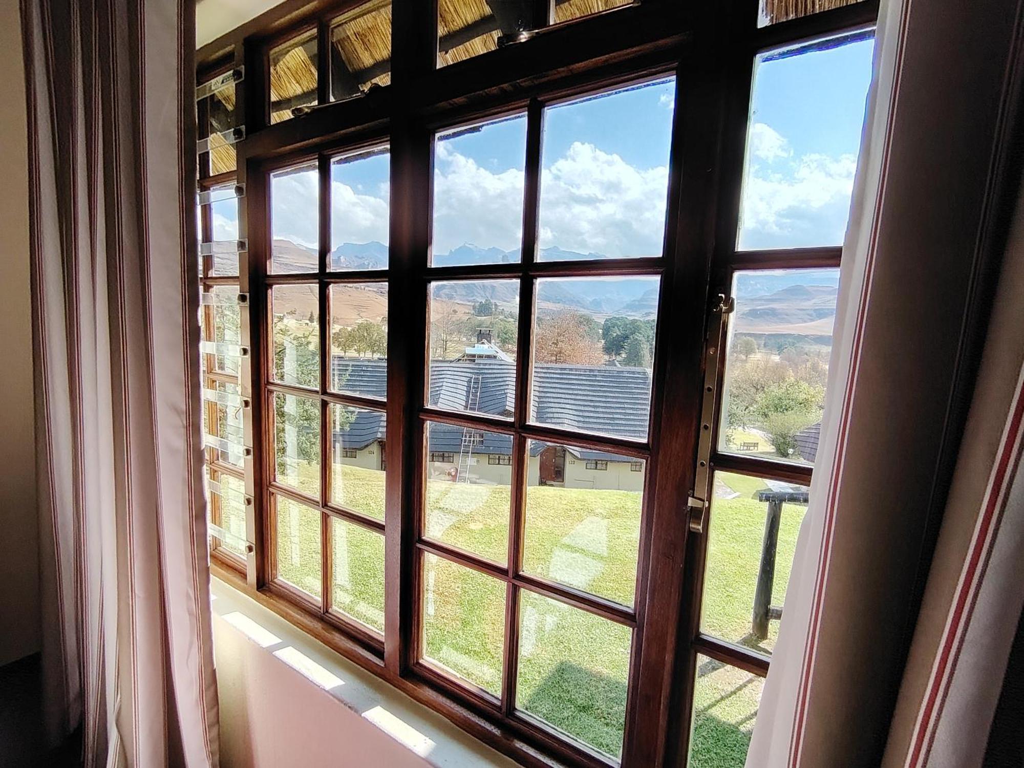 Gooderson Leisure Fairways Self Catering And Timeshare Gold Crown Resort Drakensberg Garden